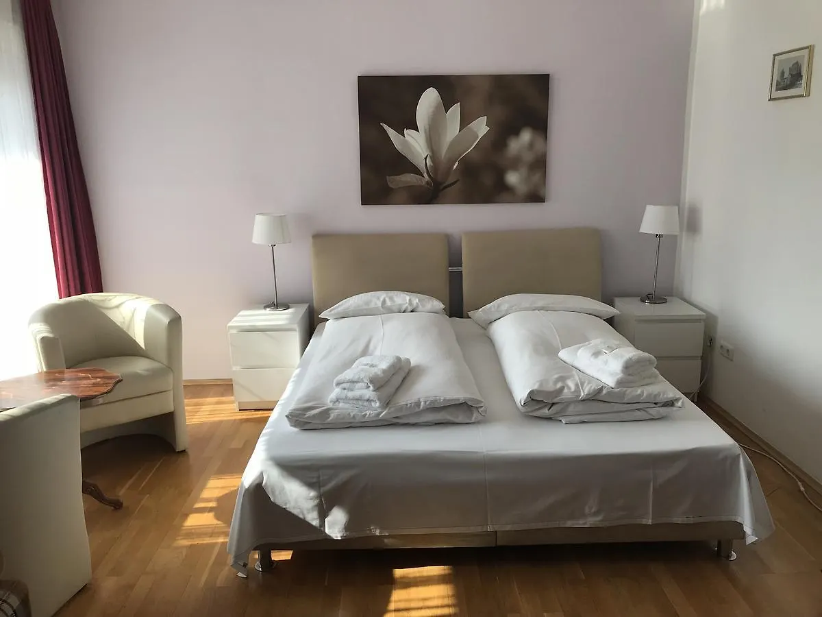 Hotel-Pension Asta Munich Guest house