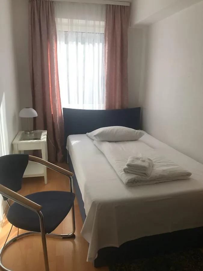 Hotel-Pension Asta München 0*,